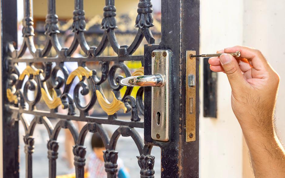 ouvrir une porte d'entrée bloquée Saint-Martin-de-Crau